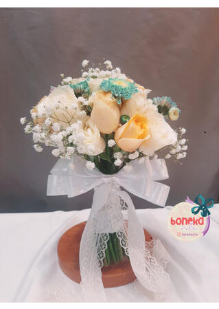 Bridal Hand Bouquet (fresh flowers) 450k