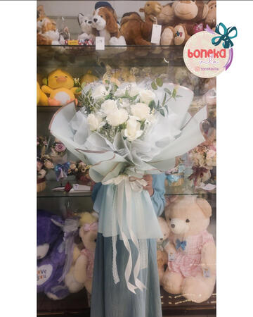 Pure White and Sage Green 200k